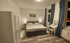 NAUTICA - ruhige maritime Ferienwohnung mit Balkon